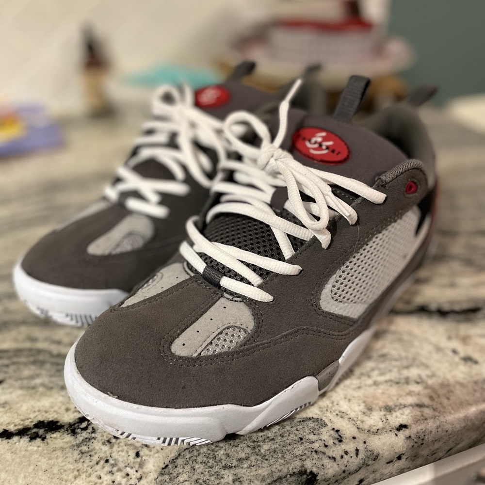 Brand new éS Quattro Plus, Size 12 Skateboarding Shoe